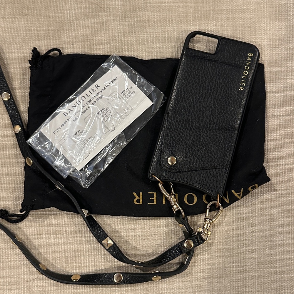 iPhone 6/7 Black Bandolier Case in perfect condition